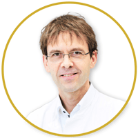 LQD-2026-speakers-circle-gold-Matthias-Orth